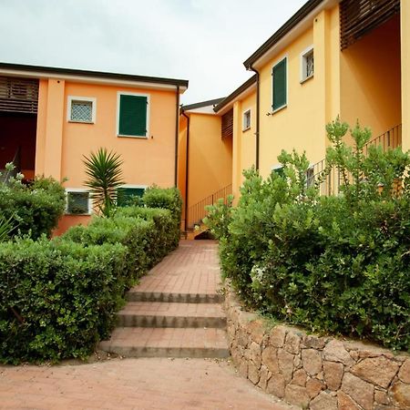 Residence Baia Delle Mimose Badesi Exterior foto