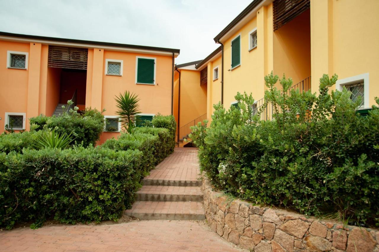 Residence Baia Delle Mimose Badesi Exterior foto